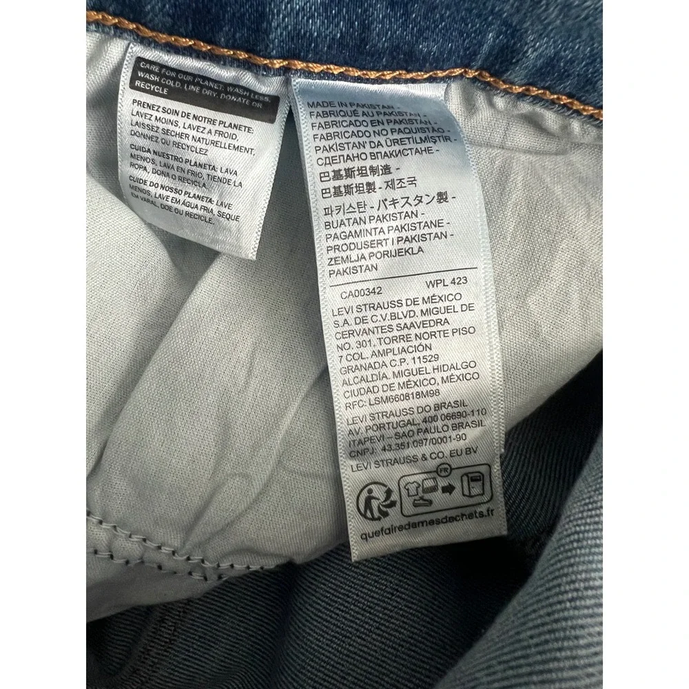 Levi's Classic Straight Jeans Womens 14 Blue NWT Distressed Mid Rise Stretch 14M